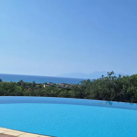 Vilă Melenia Almiros Beach