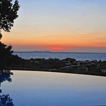 Melenia فيلة Almiros Beach