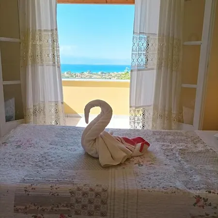 Melenia Villa Almiros strand