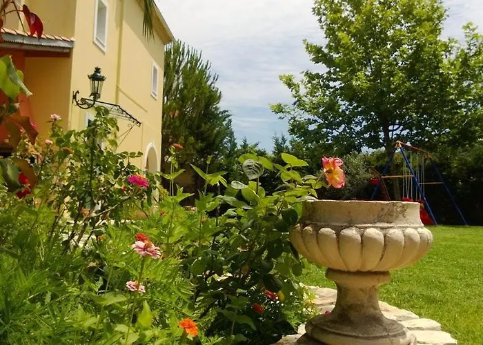 Melenia فيلة Almiros Beach